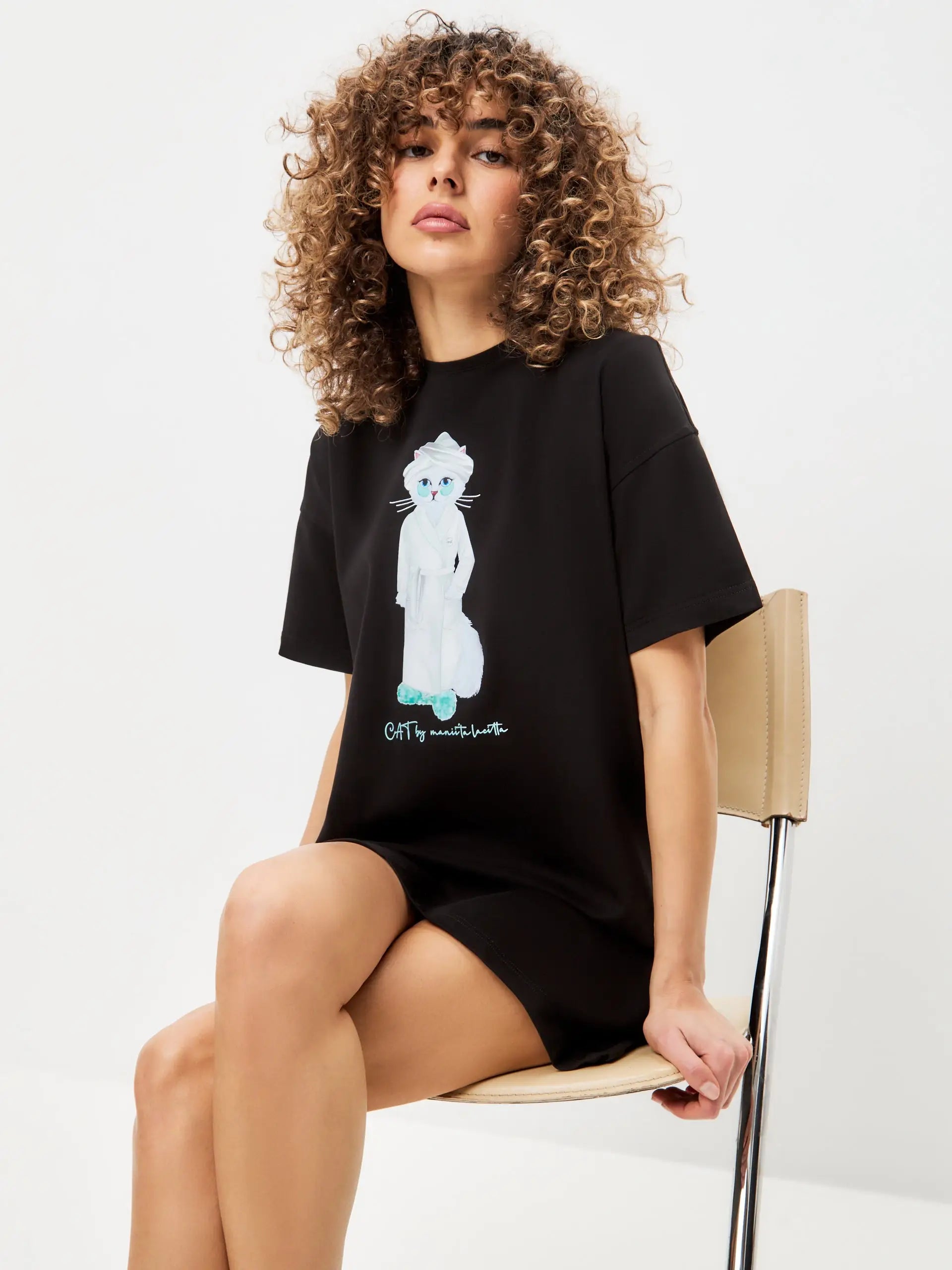 Black oversized t-shirt spa cat - Funny Cat Loungewear | For Cat Lovers | CAT by maniita lacitta