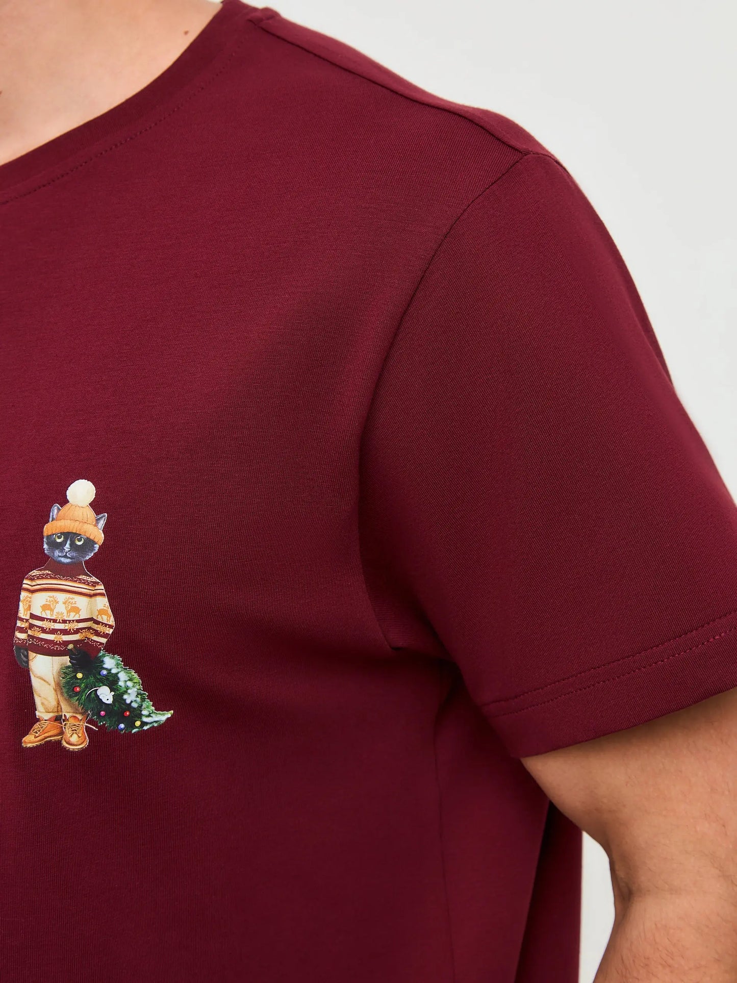 Red t-shirt christmas cat - Funny Cat T-shirt | For Cat Lovers | CAT by maniita lacitta