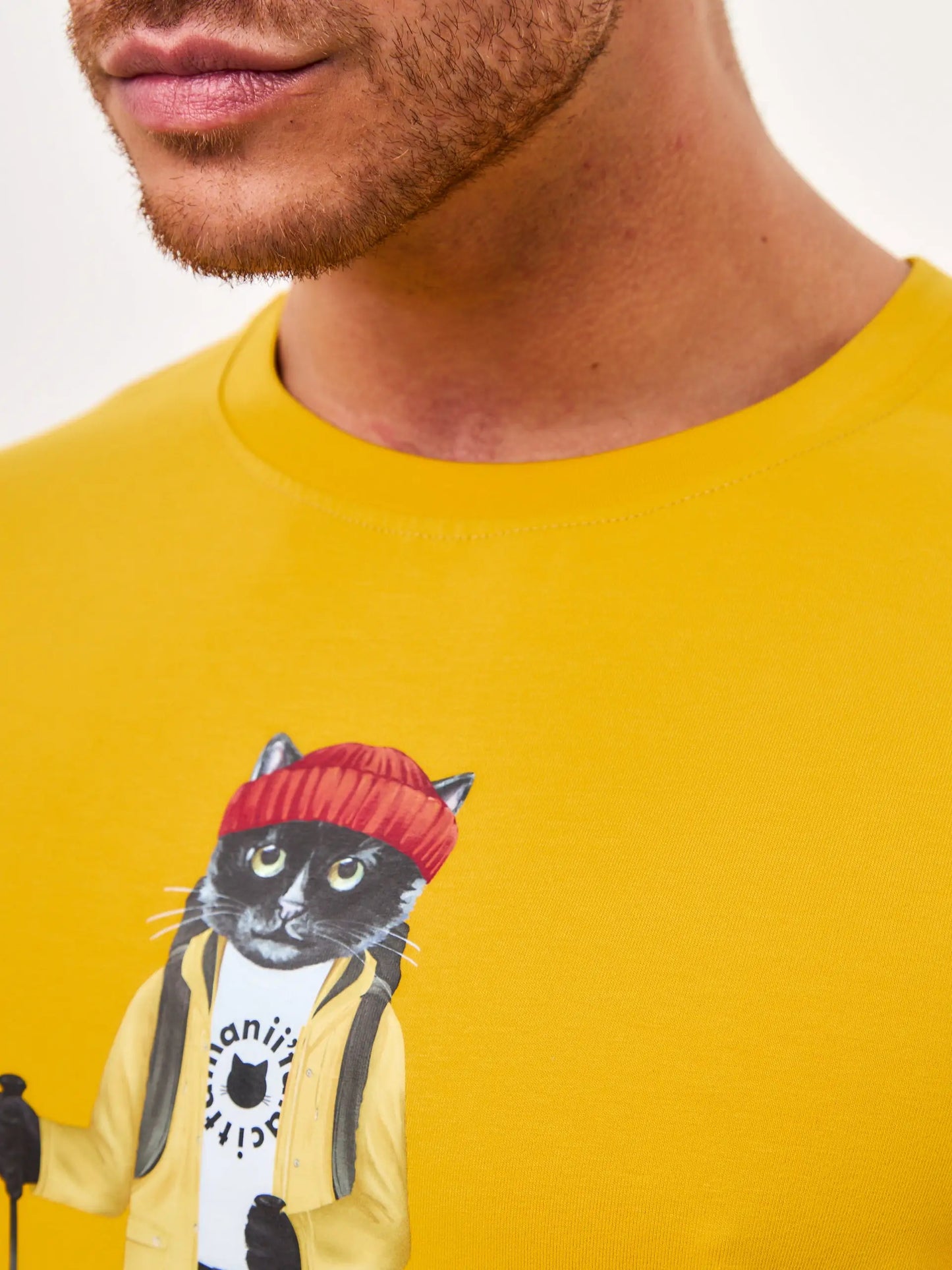 Yellow t-shirt travel cat - Funny Cat T-shirt | For Cat Lovers | CAT by maniita lacitta